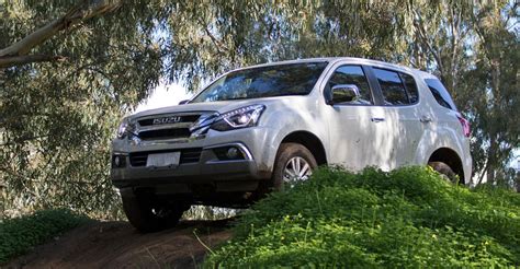 2017 Isuzu MU-X off-road review | CarAdvice