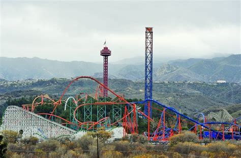 Six Flags Magic Mountain - Go Wandering