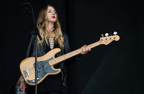 Este Haim | Wiki | Bass Player Amino