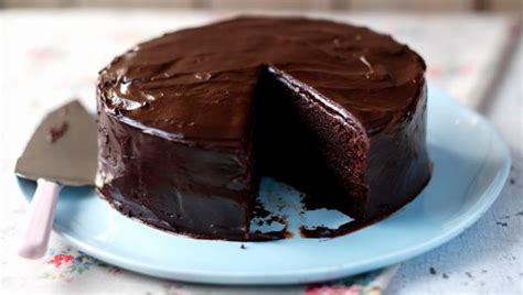 Easy chocolate cake recipe - BBC Food