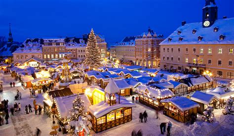 8 of the best Christmas trees around the world - Just Travel Cover