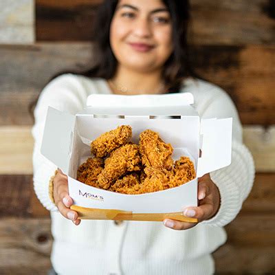 Chicken Wings Delivery near Downey CA - Mom’s Touch | momstouchusa.com