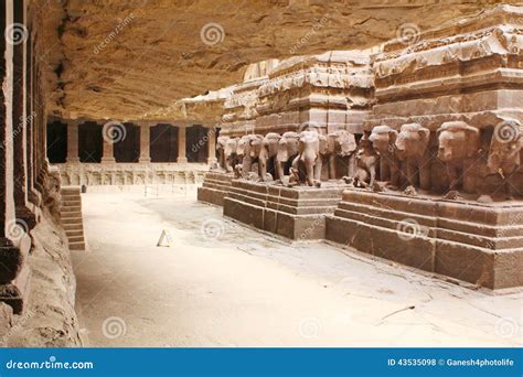 Inside View of the Kailasa Temple, Hindu Cave No 16, Ellora, India ...