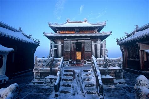 长安月 (Taoist temples on Wudang Mountains, Hubei, China....)