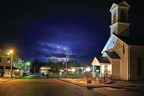 Unveiling the Haunting History of Jefferson, Texas' Ghost Walk ...