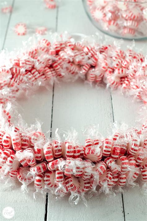 How To Make A Candy Wreath Craft For Christmas | Live Craft Eat