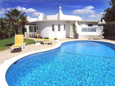 Holiday Rentals - The Algarve: 56 Quinta do Paraiso, Carvoeiro, Algarve