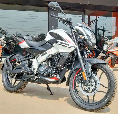 Bajaj Pulsar 160 NS White Colour Gets Updated With Black Alloys - Bike ...