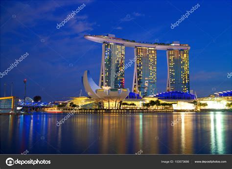 The night view of Marina Bay Sands Resort – Stock Editorial Photo ...