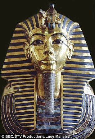 Tutankhamun gets a facelift! Boy pharaoh's death mask is being restored ...