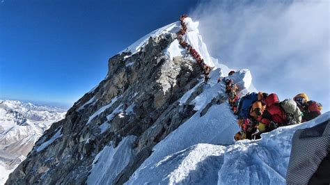 Mount Everest: Why the summit can get so crowded - BBC News