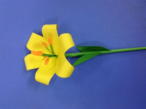 How to make lily paper flower, Easy origami flowers for beginners ...