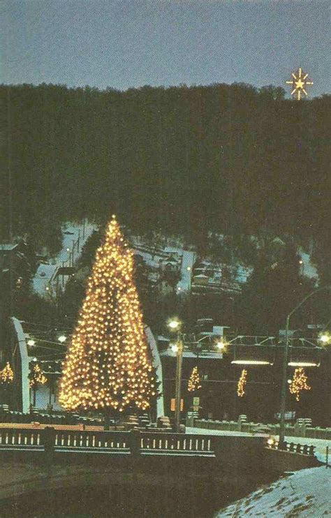 Pin by Barry H on Bethlehem Pa | Christmas scenes, Christmas tree ...