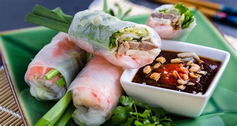 Vietnamese Food Guide: Must-Eat Dishes on the street | Vietnam Travel