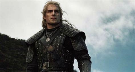 Check Out Henry Cavill Holding A Sword In New Witcher Image