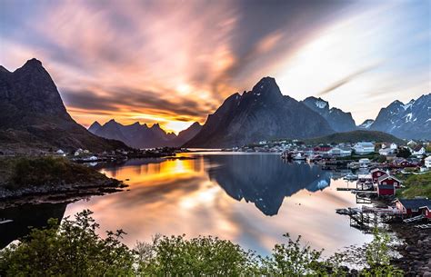 Midnight Sun at Reine, Lofoten, Norway by Europe Trotter on 500px ...