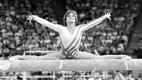 Mary Lou Retton, former U.S. olympic gymnast, in ICU - Apna Tv Plus