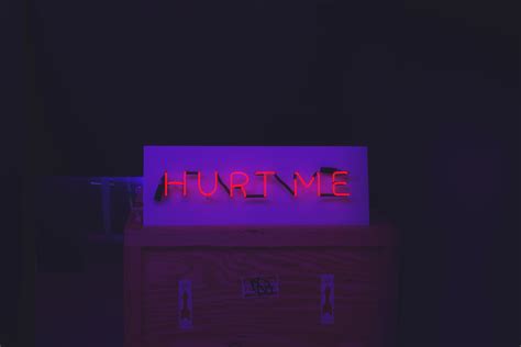 Hurt Me Neon Wallpaper,HD Typography Wallpapers,4k Wallpapers,Images ...