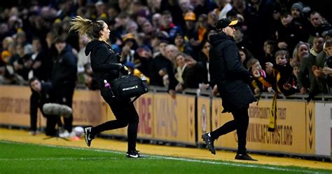 Newport vs Man Utd stopped as medics rush to supporter during FA Cup ...