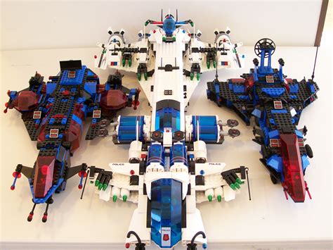 The Space Police flagships : lego