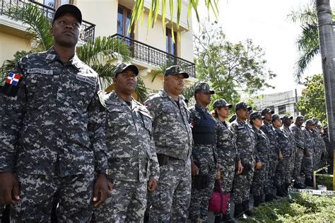 Cambiarán el color del uniforme de la Policía Nacional y el lema