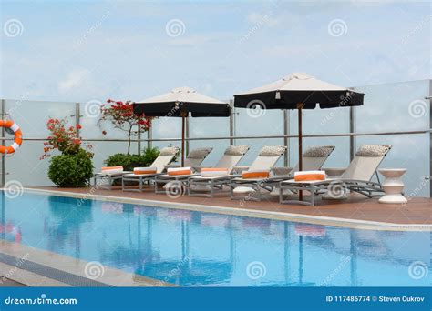 Pool at the Miraflores Park Hotel Editorial Stock Image - Image of belo ...