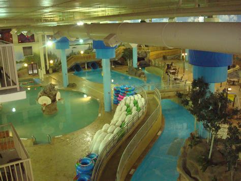 Check out all the fun things to do at the Water Park of America | BOOMSbeat