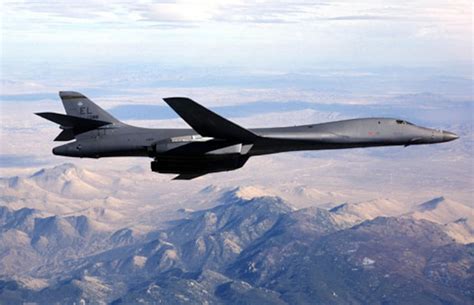 Retired B-1 bombers sent to boneyard at air base in Arizona | Defensive ...