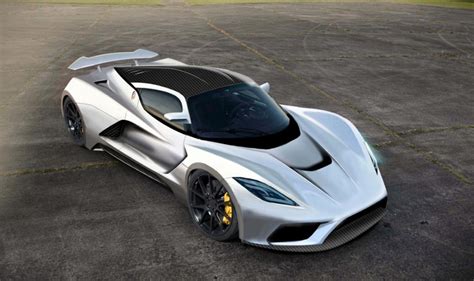 1,400-hp Hennessey Venom F5 guns for a 290-mph speed record