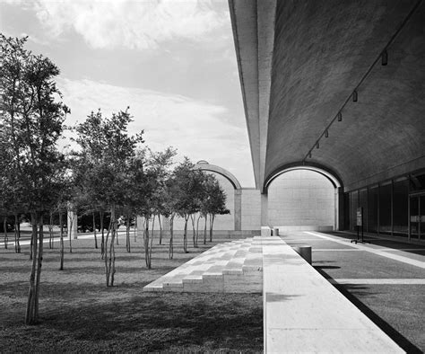 Kimbell Art Museum by Louis Kahn in Texas | ArchEyes