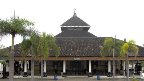 Masjid-Agung-Demak-Wikipedia - DalamIslam.com