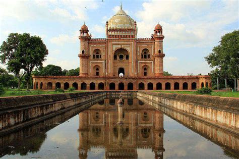 A Handy Guide To Safdarjung Tomb: Delhi’s Forgotten Monument