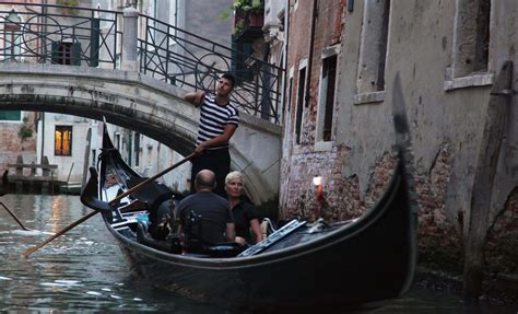 Venice Gondola Ride & Secret Night Walking Tour - City Wonders