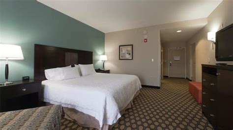 Hampton Inn New Brunswick Hotel in North Brunswick, NJ