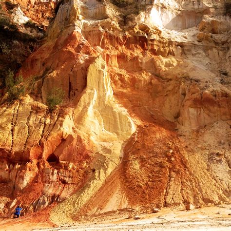 Coloured Sands at Rainbow Beach - amazing! www.visitsunshinecoast.com ...