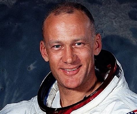 Buzz Aldrin Biography - Childhood, Life Achievements & Timeline