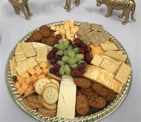 cheese and crackers tray | Cheese and cracker tray, Cheese crackers, Food