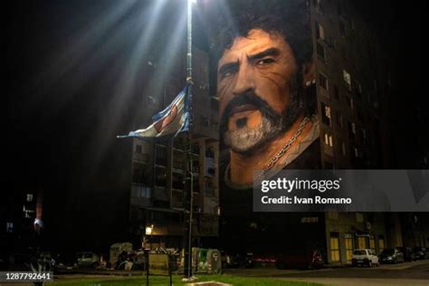 Maradona Mural Photos and Premium High Res Pictures - Getty Images