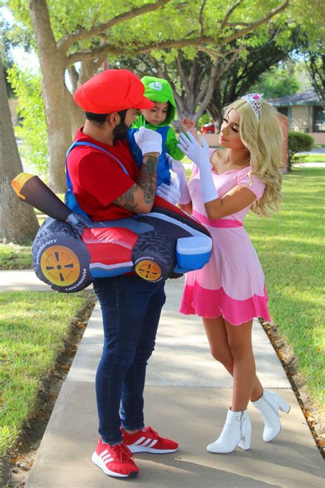 Family Halloween Suprr Mario, Luigi & Princess Peach Costumes Princess ...