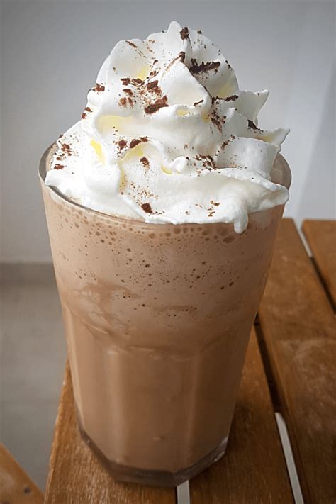 Dark Chocolate Mocha Frappuccino: Simple Recipe