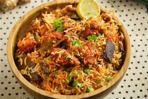 Boneless Chicken Dum Biryani Recipe | Vismai Food