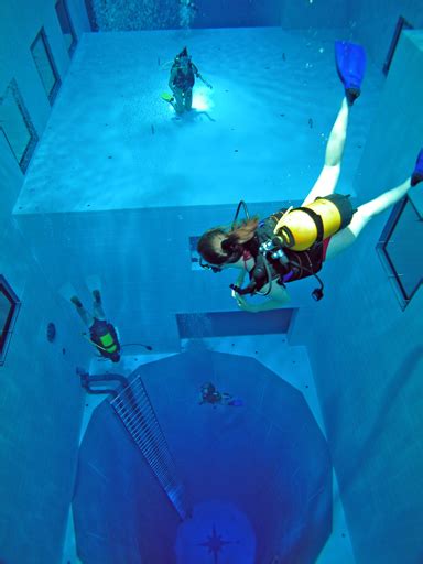 Nemo 33: The World's Deepest Pool