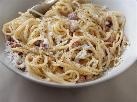 La véritable recette de la Carbonara | Recette en 2020 | Meilleures ...