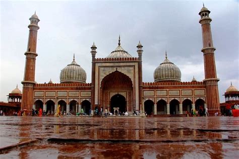 Top 9 Historical Mosques in India With Details 2023 | Styles At Life