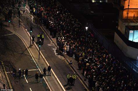 New Year's Eve: London welcomes 2018 with fireworks | Daily Mail Online