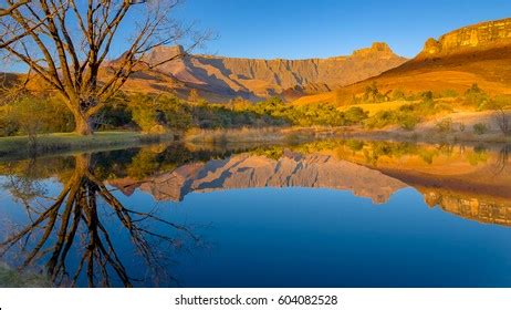 552 Drakensberg amphitheatre Images, Stock Photos & Vectors | Shutterstock