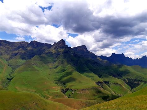 Drakensberg mountains, South Africa [OC] [4096 x 3072] : r/EarthPorn