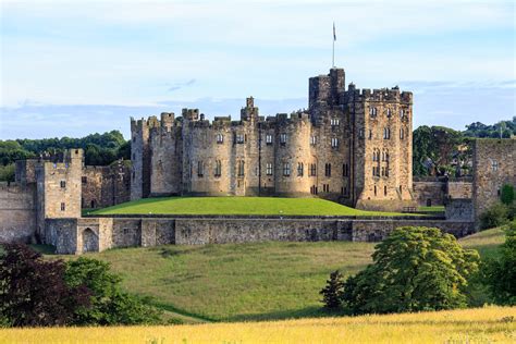 Alnwick Castle (Hogwarts) & Northumberland Coast – Day Tour | Best ...