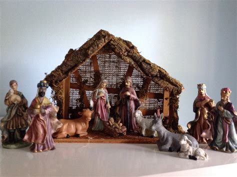 Vintage Porcelain Nativity Set With Stable Christmas Nativity