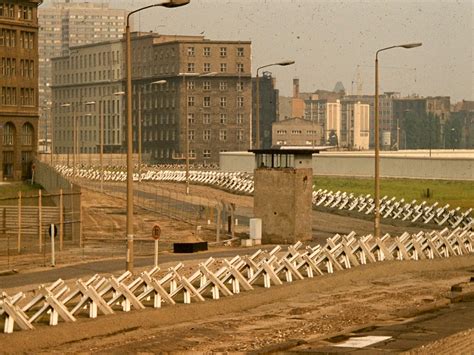 Le Blog Magnifique!: The Berlin Wall